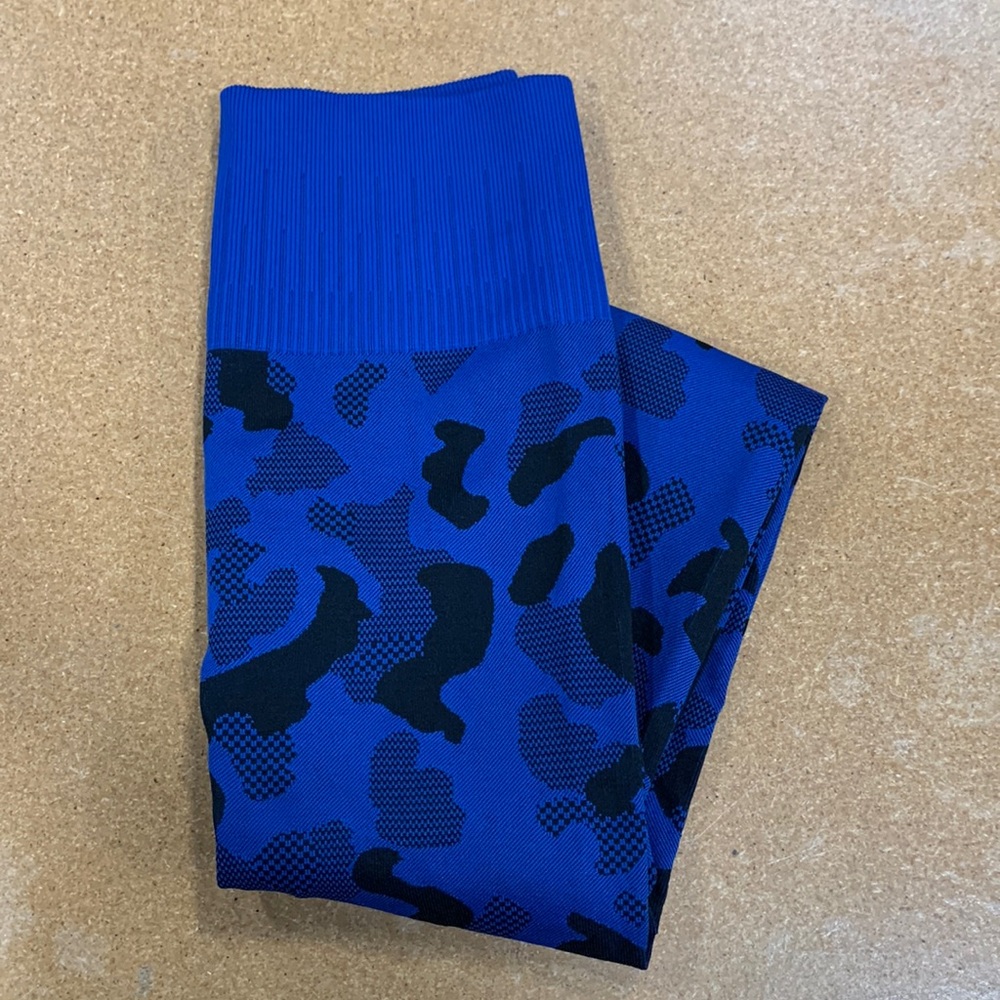 Seamless Camo sample leggings